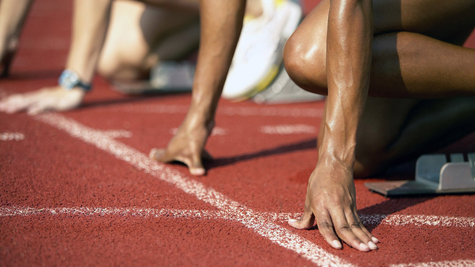 “简阳文体中心：全球顶级选手争霸羽毛球赛场”